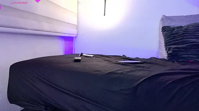 Alice_noir live cam on StripChat
