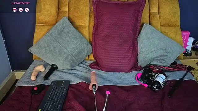 KendraaSimons live cam on StripChat