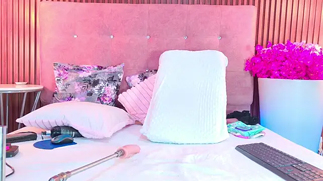 EvelynBlacke live cam on StripChat