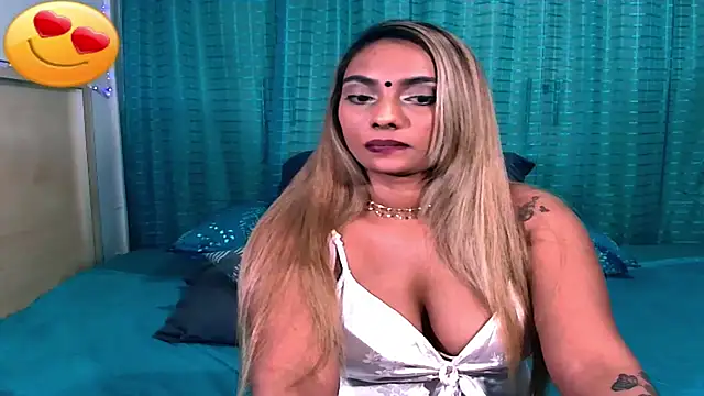 sexyindianchic live cam on StripChat