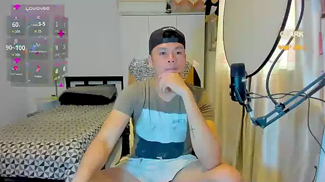 clarkdangerous live cam on StripChat