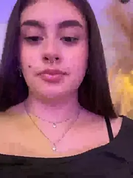 cute__cherry_ live cam on StripChat