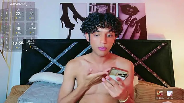 Aaron_Wiinter live cam on StripChat