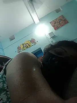 beautiful-Nisha live cam on StripChat