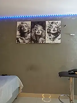sexyzoe_69