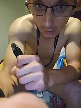 UpbeatXiphias live cam on StripChat