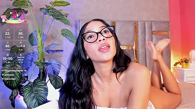 Tyla_Ks live cam on StripChat