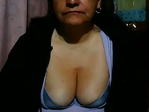 BiancaSteel live cam on StripChat
