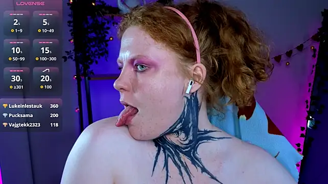 Cassie_xKiss live cam on StripChat