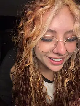 joyce-fire (F young) - Flash pussy😏🌸