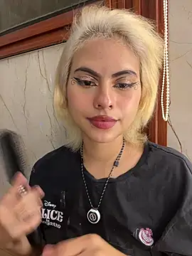 Eva_Feller69