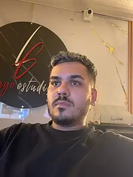 LatinBearX live cam on StripChat