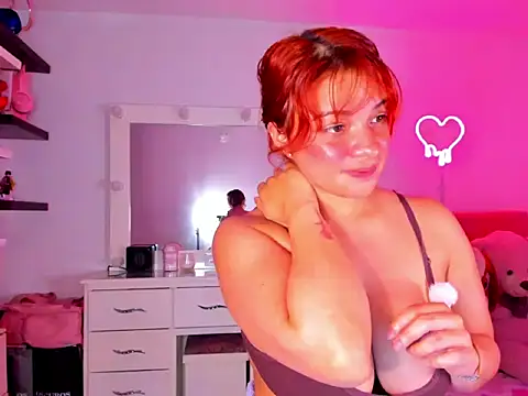 Vannessa__Shy live cam on Stripchat