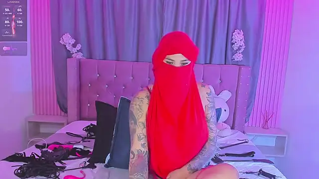 Nayla-Mouna live cam on StripChat