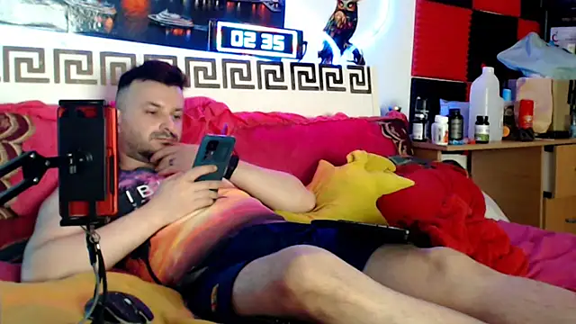 Hugec0ck007 live cam on StripChat
