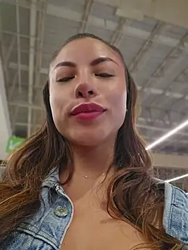 karen_san_miguel (G young) - Flash tits in public + control toy 5m 😈