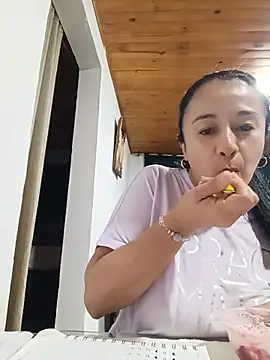 _Dr-Luna_1 live cam on StripChat
