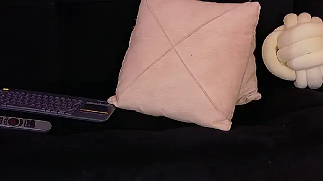 EmmyEvans1 live sex cam