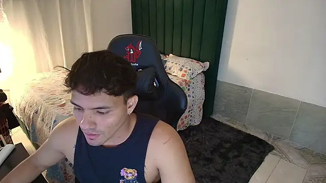 man_dur07 live cam on StripChat