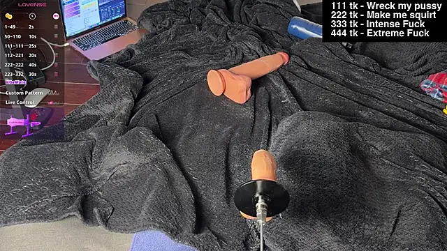 Toronto325 live sex cam