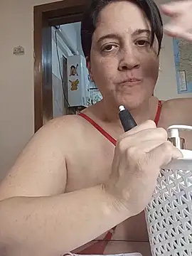 sole_love (F milf) - Play tits