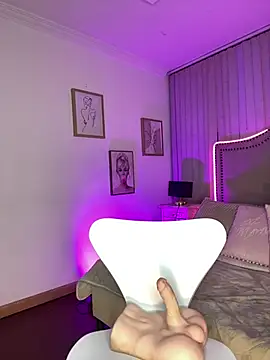 zoey_thompson (F teen) - RIDE DILDO IN THE STAIRS😈😈😈