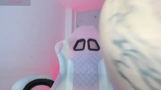 chloemuaak (T teen) - Show asshole