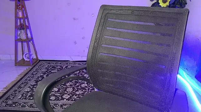 awesome_riya (F teen) - 15 min lush control in clit