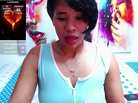 ZoeVibe_2306 live webcam