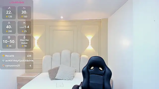 LESLYSIMPSON webcam