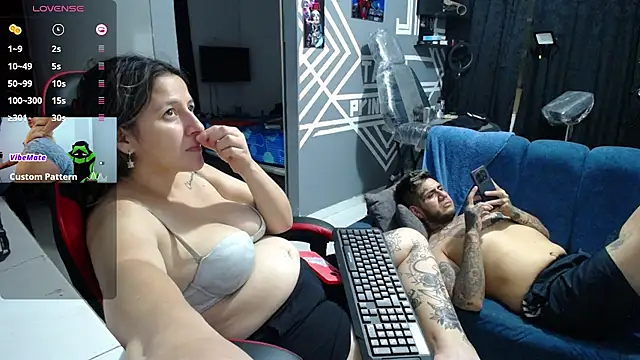 karen_steven_ live cam on StripChat