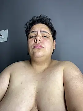 Hailey_Curvy live cam on StripChat