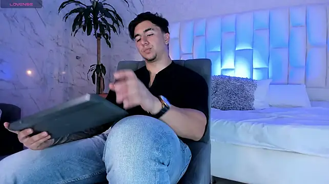 Zane_cruz live cam on StripChat