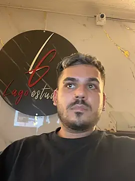 LatinBearX live cam on StripChat