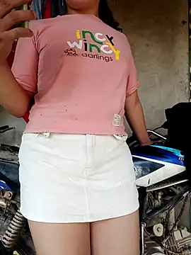 Lee_Mai live cam on StripChat