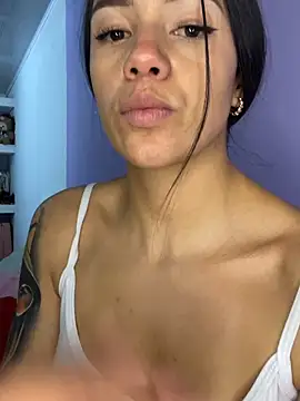 Marianahb-e live cam on StripChat