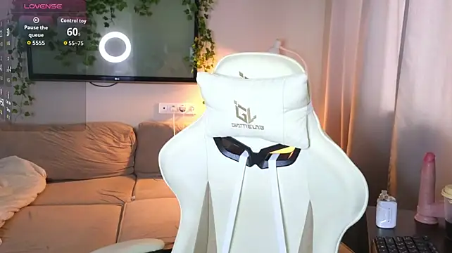 Emily_Miu