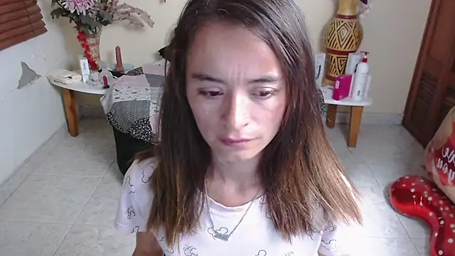 nicolesantana (F young) - finger pussy
