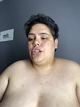 Hailey_Curvy