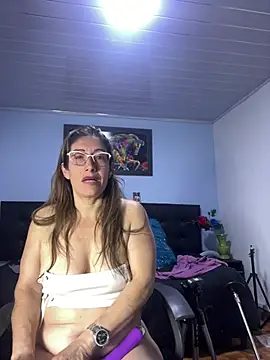 kaylaMinov_
