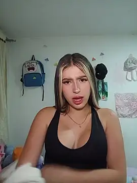 eva-2023's Live Sex Cam Show