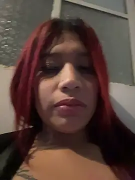 Cherry_Charlottee live cam on StripChat