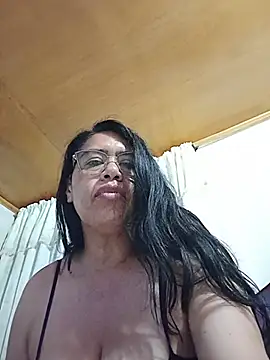 Emilif_ live cam on StripChat