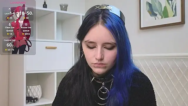 IlonaLovers live cam on StripChat