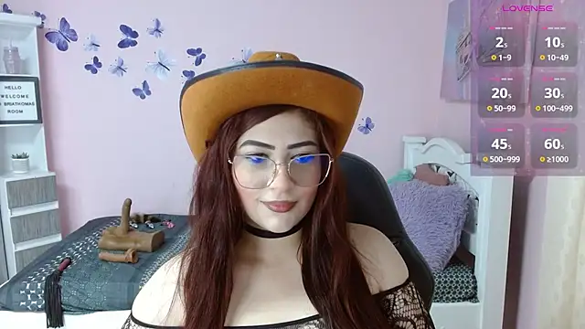 BRIATHOMAS live cam on StripChat