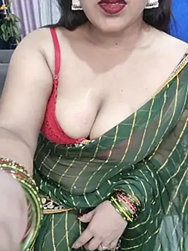 Curvy_Nayara live cam on StripChat