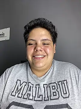 Hailey_Curvy live cam on StripChat