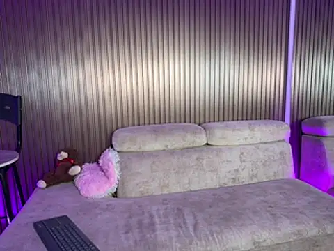 sofi_naughty_1