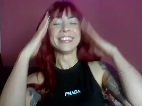 Romapatiko live cam on StripChat
