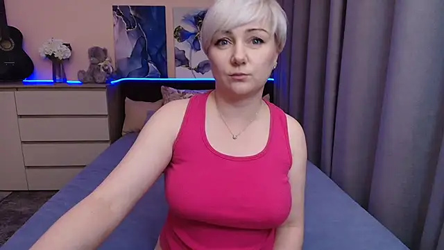 BlondPearl live cam on StripChat